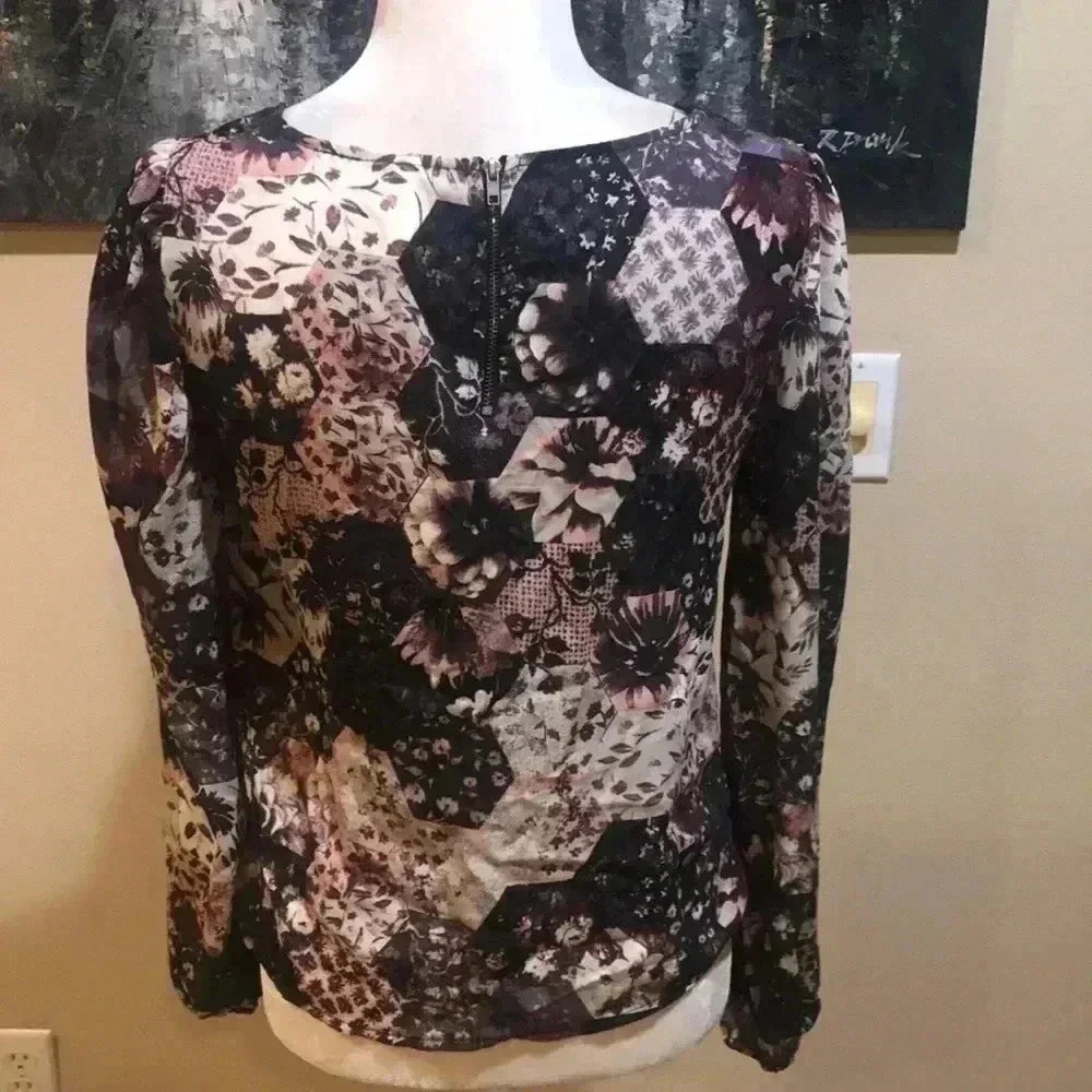 Xhilaration Long Sleeved Sheer Floral Top with Exposed Zipper Back-Size M - Picture 2 of 7